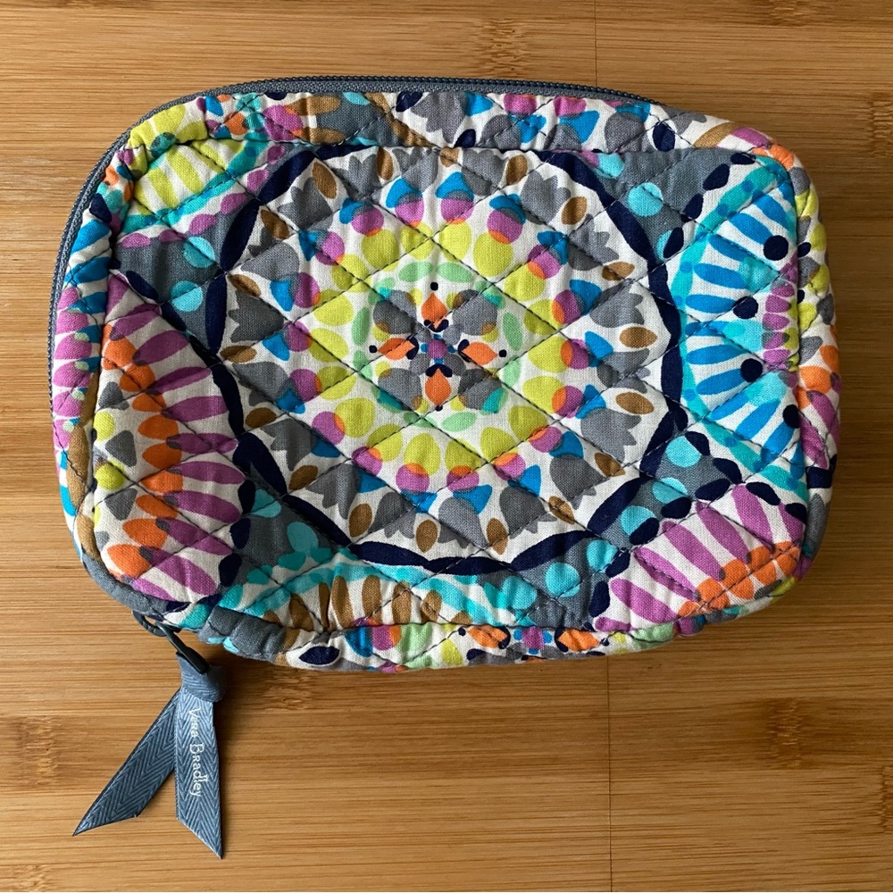 Vera Bradley Sunny Medallion Jewelry Folio